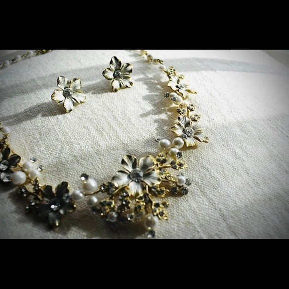 Vintage Necklace and Earrings Set - Picture 3 of 9